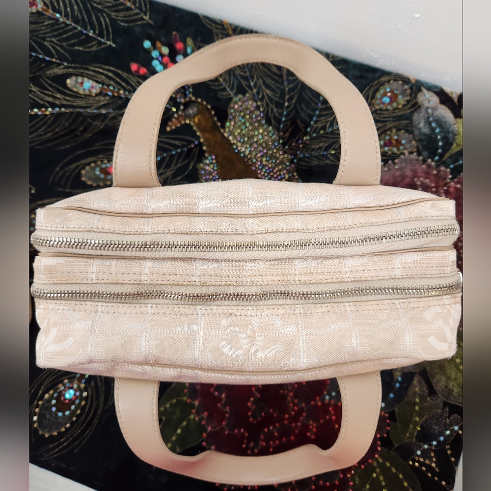 Chanel Bag - Picture 2 of 12